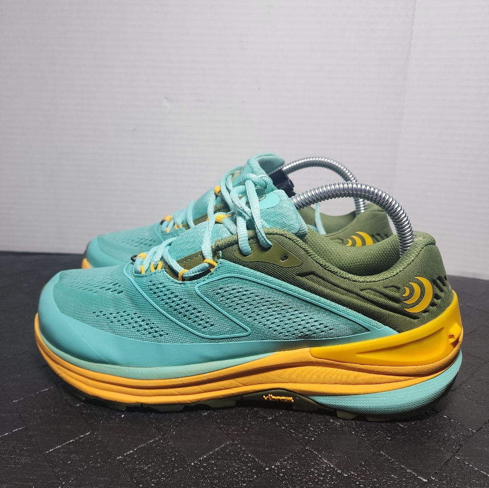 Topo Athletic Ultraventure 2 Turquoise/Gold Womens Size 8.5 Medium